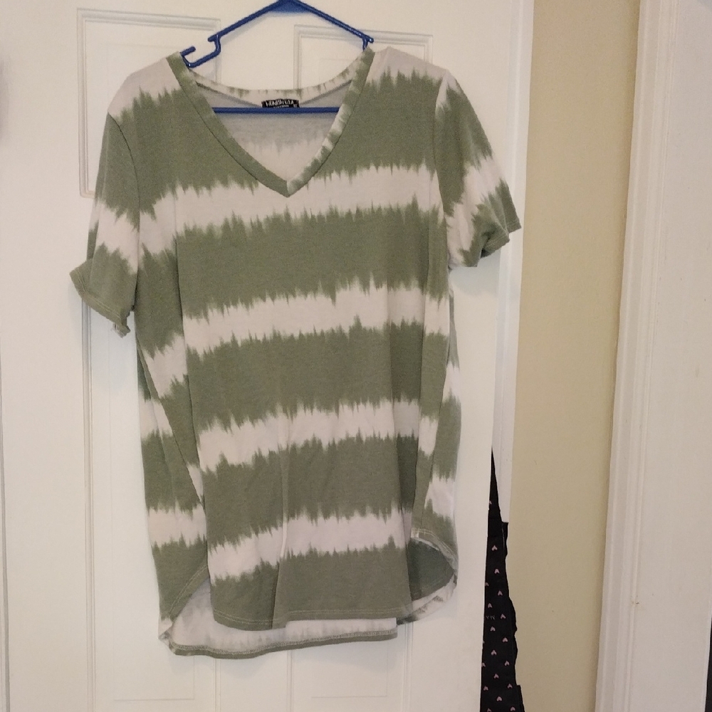HEIMISH USA Green and White Relaxed High Low T-Shirt